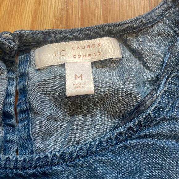 Lauren Conrad Flutter Sleeve Blouse with slit in back chambray size medium - Picture 5 of 7